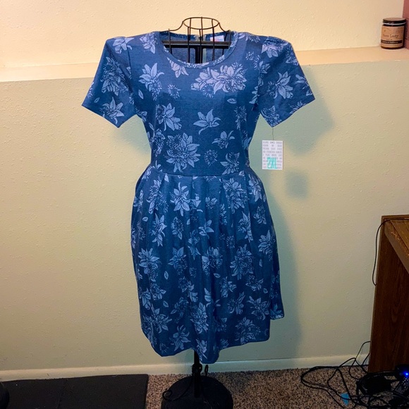 LuLaRoe Dresses & Skirts - 🆕💙- Beautiful Unicorn Blue Floral Amelia